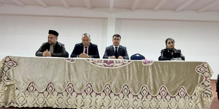 Мулоқоти судманд бо  сокинони  маҳаллаи “Навбаҳор”