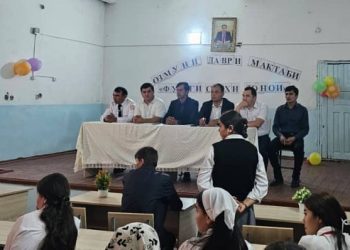 Своевременная встреча с учителями и учениками района Н. Хусрав
