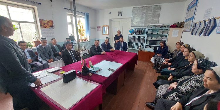 Информационно-разъяснительная встреча с жителями сельского джамоата Амондара города Панджакент