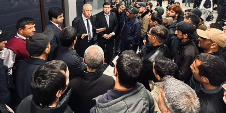 Суҳбати самимӣ дар “Фурудгоҳи байналмилалии Кӯлоб”