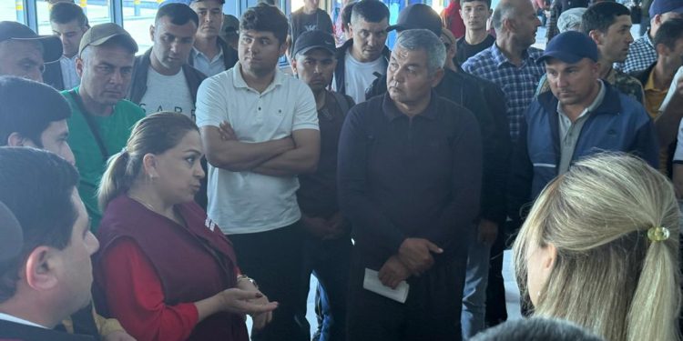 Ҷоннок намудани корҳои фаҳмондадиҳӣ дар “Фурудгоҳи байналмилалии шаҳри Душанбе”