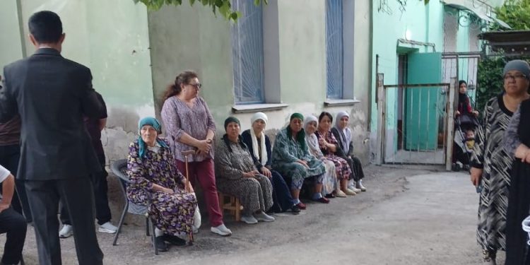 Информационно-просветительская работа с жителями города Бустон