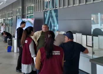 Суҳбату вохӯриҳо бо шаҳрвандон – муҳоҷирони меҳнатӣ дар “Фурудгоҳи байналмилалии шаҳри Душанбе”