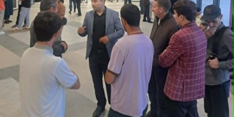 Беседы и встречи с горажданами в “Международном аэропорту города Душанбе” продолжаются с большим энтузиазмом