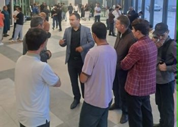 Суҳбату вохӯрӣ бо шаҳрвандон дар “Фурудгоҳи байналмилалии шаҳри Душанбе” бо маром идома дорад
