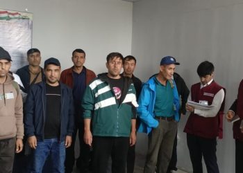 Беседы и встречи с гражданами в “Международном аэропорту Бохтар”