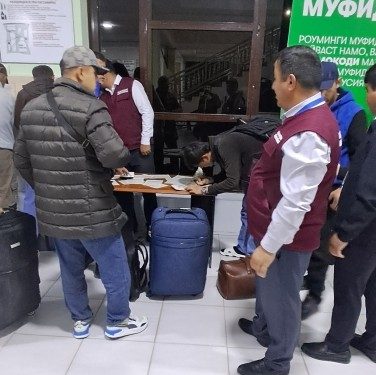 В “Международном аэропорту Куляб” продолжаются беседы и встречи с трудовыми мигрантами
