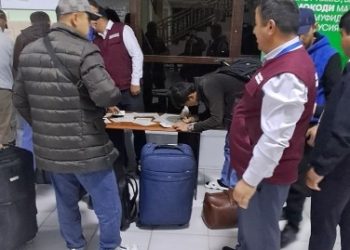 Суҳбату вохӯрӣ бо муҳоҷирони меҳнатӣ дар “Фурудгоҳи байналмилалии Кӯлоб” идома дорад