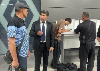 В “Международном аэропорту города Душанбе” продолжаются беседы и встречи с гражданами – трудовыми мигрантами