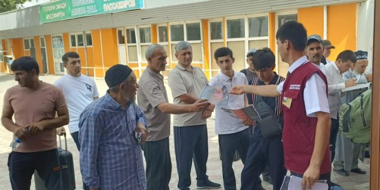 Корҳои фаҳмондадиҳӣ дар байни шаҳрвандон-муҳоҷирони бозгашта дар “Фурудгоҳи байналмилалии Бохтар”