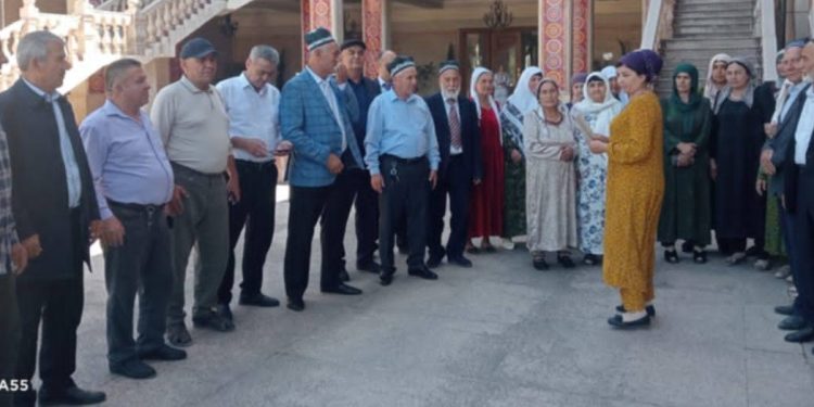 Суҳбату вохӯриҳои судманд бо сокинони шаҳраку деҳоти ноҳияи Данғара