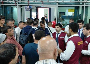Беседы и встречи с гражданами в «Международном аэропорту города Душанбе»