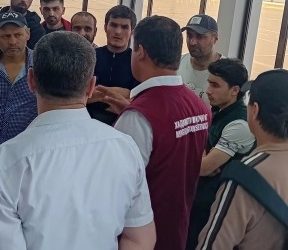 Вохӯрии судманд бо шаҳрвандони бозгашта дар “Фурудгоҳи байналмилалии Кӯлоб”