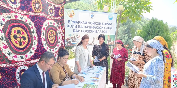 Ярмаркаи ҷойҳои кории холӣ ва вазифаҳои озод дар ноҳияи Варзоб