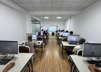 Омӯзиши забонҳои хориҷӣ аз манфиат холӣ нест