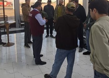 Беседы и встречи с возвращающимися трудовыми мигрантами в «Международном аэропорту Куляба»