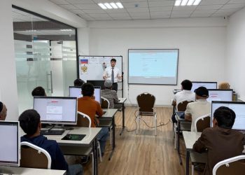 Корҳои фаҳмондадиҳӣ бо шаҳрвандон дар Маркази машваратӣ