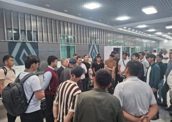 Плодотворная беседа и встреча с гражданами в “Международном аэропорту города Душанбе”