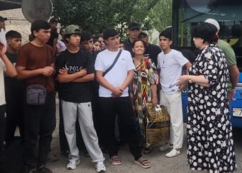 Продолжение беседы и встречи с гражданами – трудовыми мигрантами в пассажирско-транспортном компании «Сорбон» в городе Худжанд