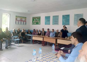 Вохӯрии судманд бо сокинони Ҷамоати деҳоти Навободи шаҳри Турсунзода