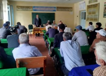 Суҳбату вохӯрӣ бо шаҳрвандон-муҳоҷирони бозгашта ва аъзои оилаи онҳо дар шаҳри Ваҳдат