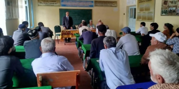 Суҳбату вохӯрӣ бо шаҳрвандон-муҳоҷирони бозгашта ва аъзои оилаи онҳо дар шаҳри Ваҳдат