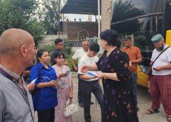 Вохӯрии навбатӣ бо шаҳрвандон – муҳоҷирони меҳнатӣ дар ширкати мусофирбарии “Сорбон”- и шаҳри Хуҷанд