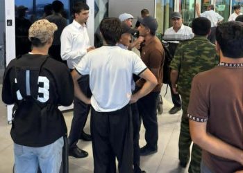 Беседы и встречи с гражданами в “Международном аэропорту города Душанбе”