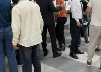 Беседы и встречи с гражданами в “Международном аэропорту города Душанбе”