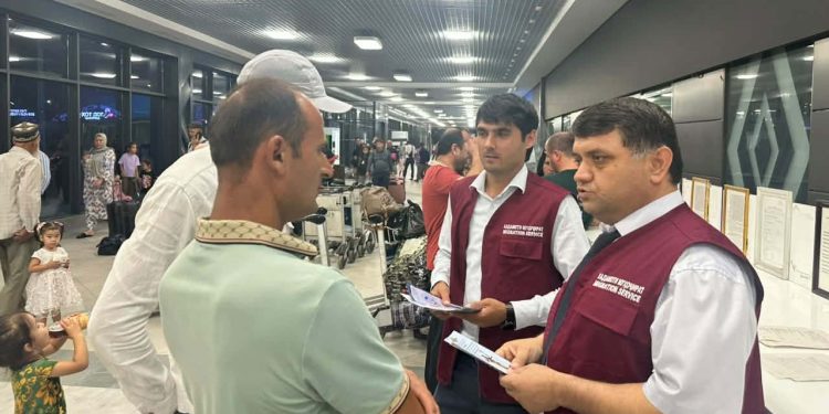 Вохӯрии судманд бо шаҳрвандон дар “Фурудгоҳи байналмилалии шаҳри Душанбе”