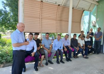 Разъяснительная работа с жителями района Джаббор Расуловского района
