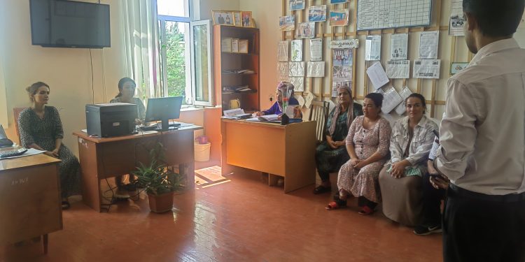 Плодотворная встреча с родителями трудовых мигрантов в районе Ашт