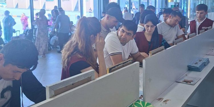 Продолжение беседы и встречи с гражданами в “Международном аэропорту города Душанбе”