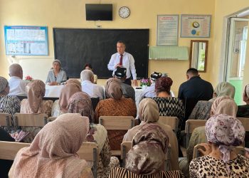 Очередная встреча в сельском джамоате Кулканд города Исфары