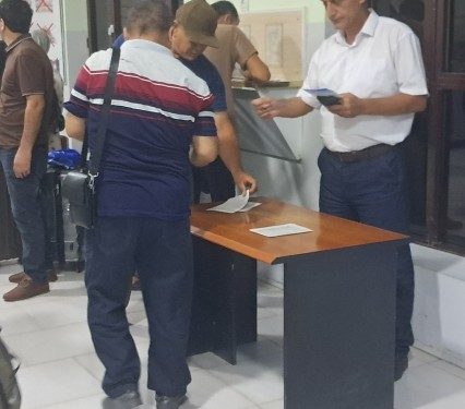 Плодотворная встреча с гражданами в «Международном аэропорту Куляб»