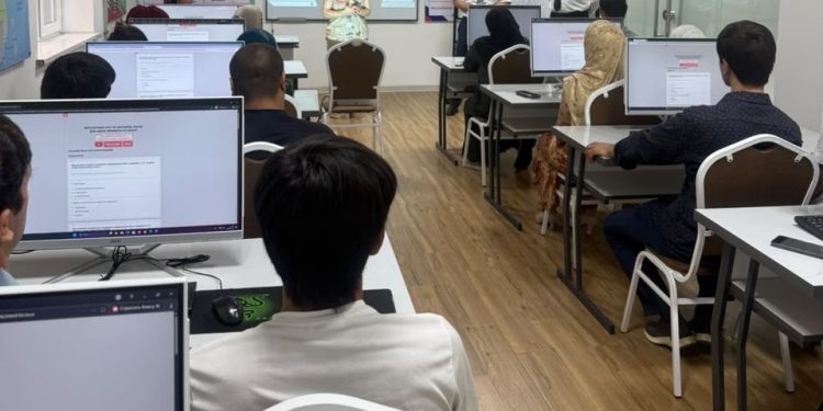 Идомаи корҳои фаҳмондадиҳӣ бо шаҳрвандон дар Маркази машваратӣ