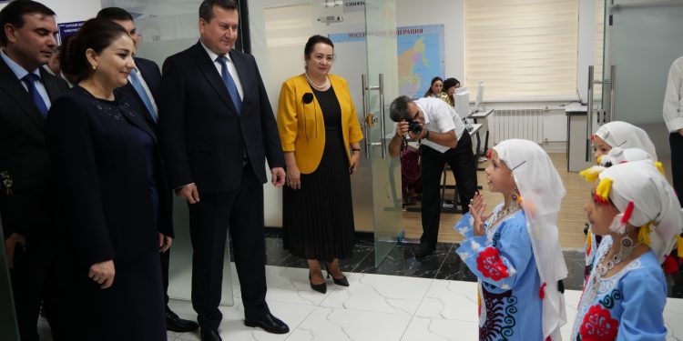 МД “Марказҳои машваратӣ ва омодагии пеш аз сафари муҳоҷирони меҳнатӣ” дар шаҳри Душанбе расман ба фаъолият шуруъ кард