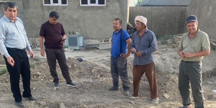 Вохӯрӣ бо муҳоҷирони меҳнатии ба Ватан бозгашта дар Ҷамоати деҳоти С/Сурхи ноҳияи Ёвон