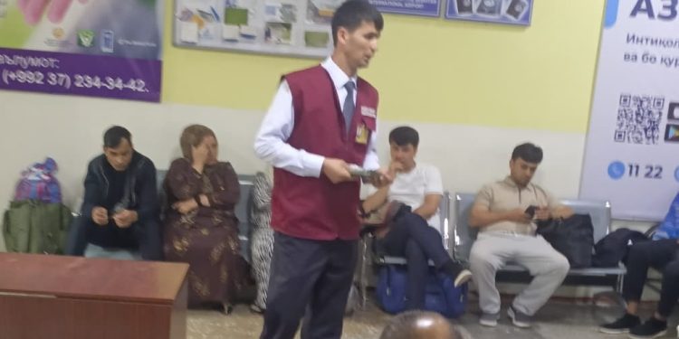 Плодотворная встреча с гражданами перед вылетом в “Международном аэропорту Бохтар”