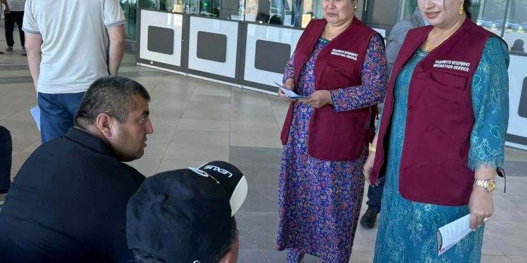 Очередная встреча с гражданами в «Международном аэропорту города Душанбе»