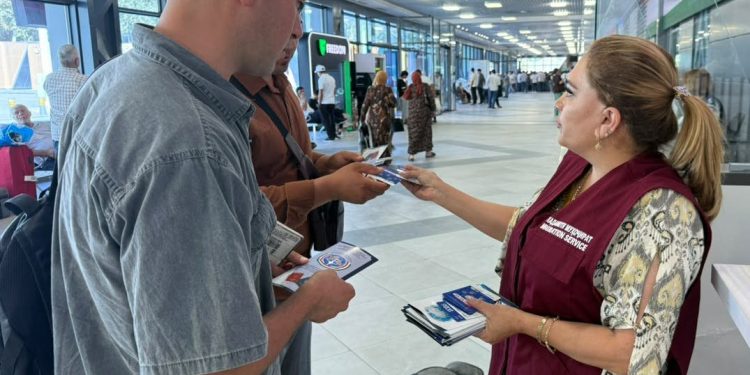Вохӯрии судманд бо шаҳрвандон – муҳоҷирони меҳнатӣ дар “Фурудгоҳи байналмилалии шаҳри Душанбе”