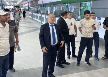 Плодотворная беседа и встреча с гражданами в “Международном аэропорту города Душанбе”