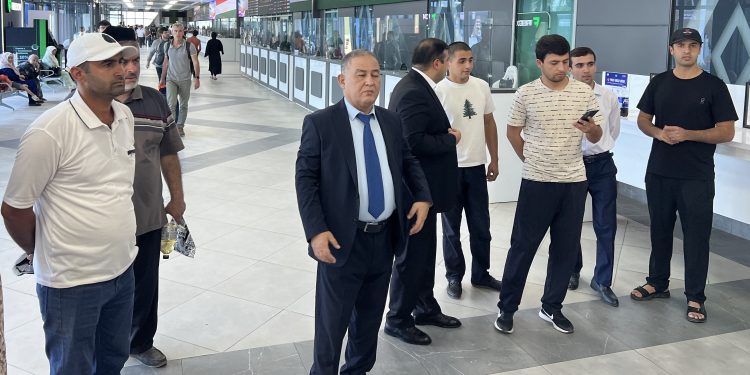 Плодотворная беседа и встреча с гражданами в “Международном аэропорту города Душанбе”