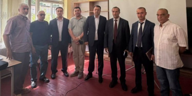 Суҳбату вохӯриҳо бо сокинони шаҳри Ваҳдат