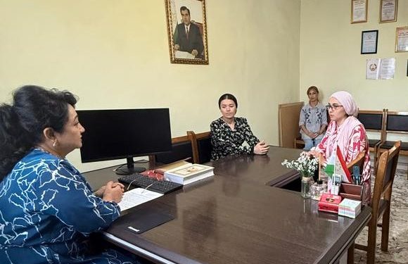 Вохӯрии судманд бо шаҳрвандони ба Ватан бозгашта дар шаҳри Хуҷанд