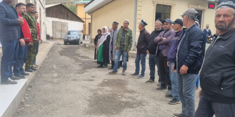 Мулоқоти судманд бо сокинони Ҷамоати деҳоти Шамтучи ноҳияи Айнӣ