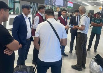 Плодотворная встреча с гражданами в «Международном аэропорту города Душанбе»