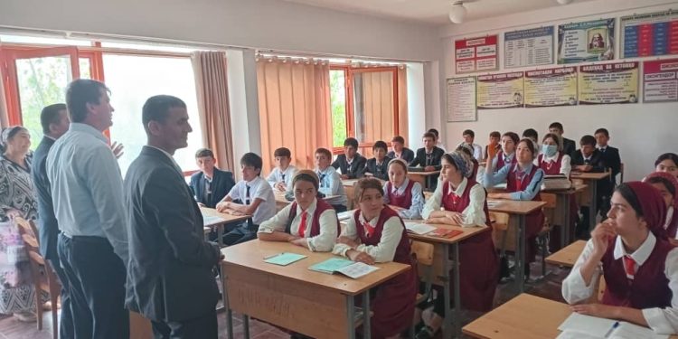 Мулоқоти судманд бо волидон, омӯзгорону хонандагони МТМУ №4 –и ноҳияи Фархор