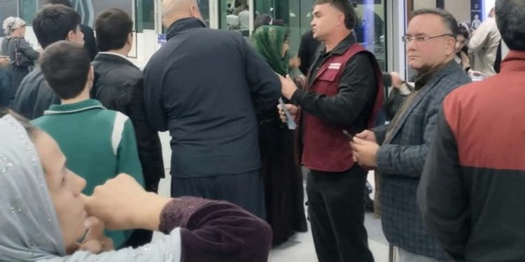 Встреча с гражданами в “Международном аэропорту города Душанбе”