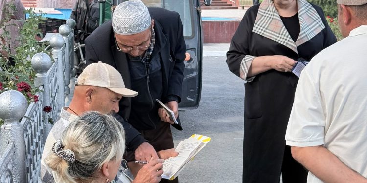 Разъяснительная работа с гражданами на “Железнодорожном вокзале Худжанд”